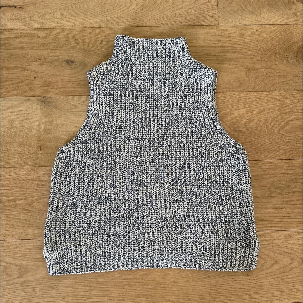 Madewell - Landward Sleeveless Knit Sweater in Navy Blue & White